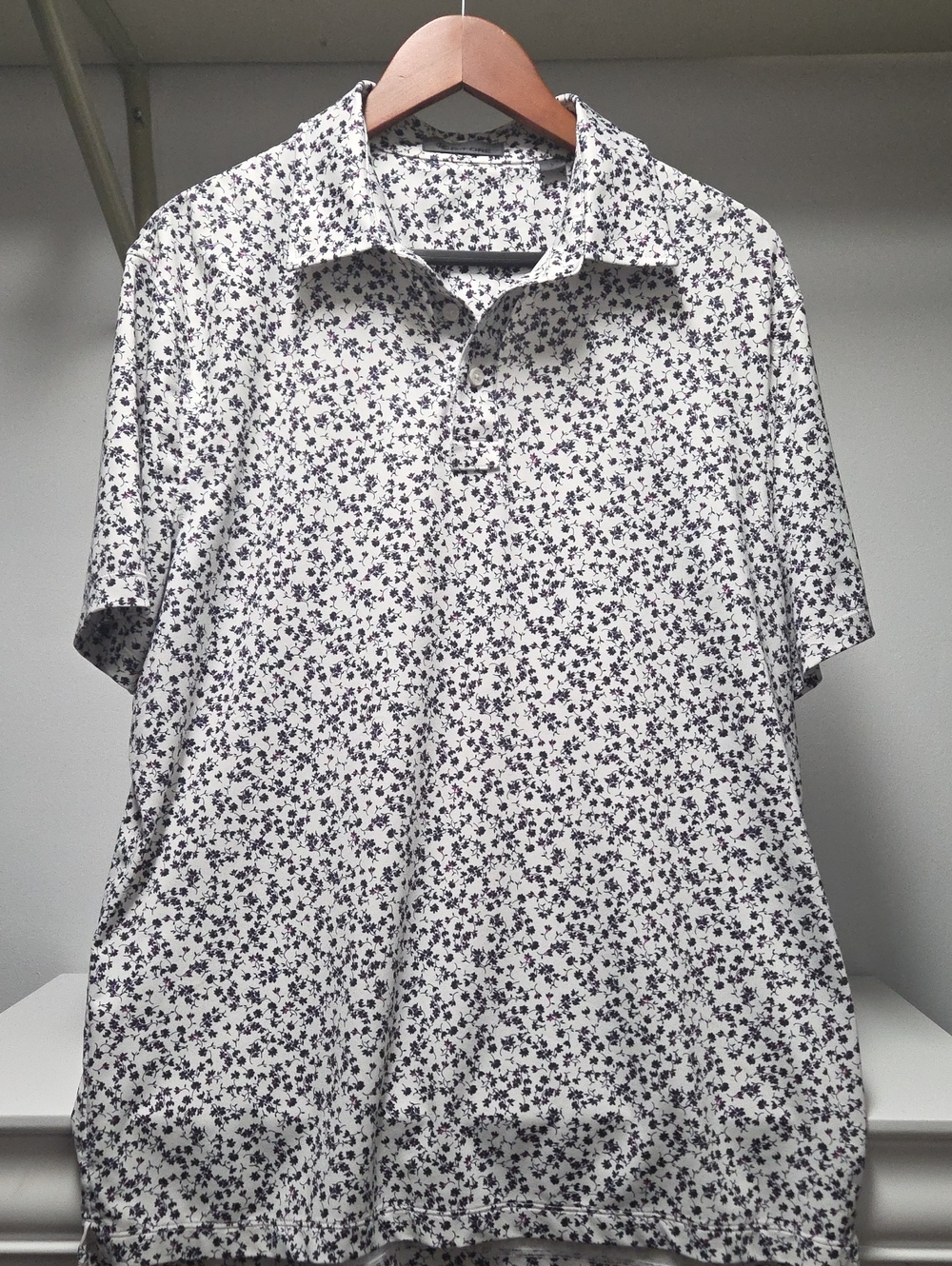 G/FORE White Polo with Small Navy Floral Print